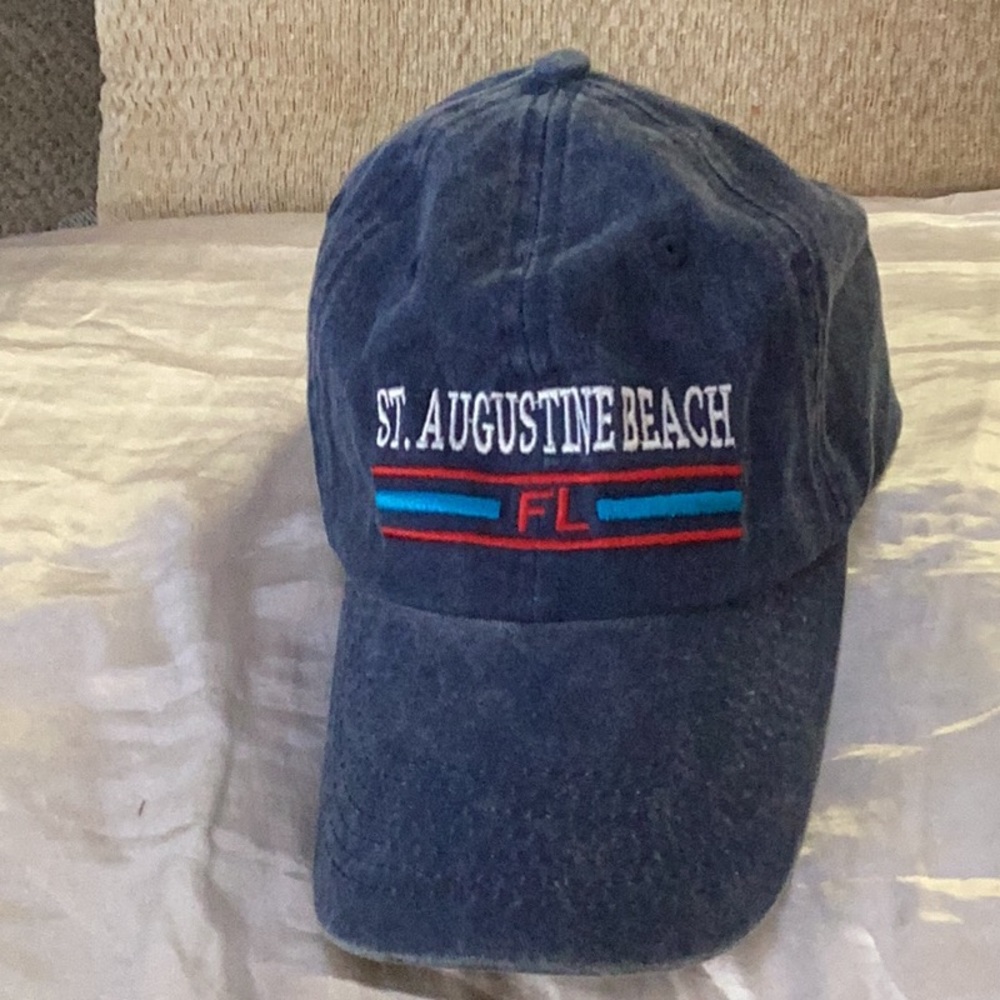 🧢Pre - Loved “ St Augustine Beach “ Unisex Cap 🧢 
Closet Must Have